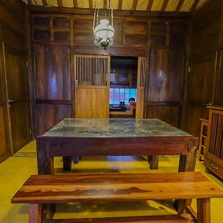 Rumah Stroberi Organic Farm & Family Lodge Лембанг Экстерьер фото