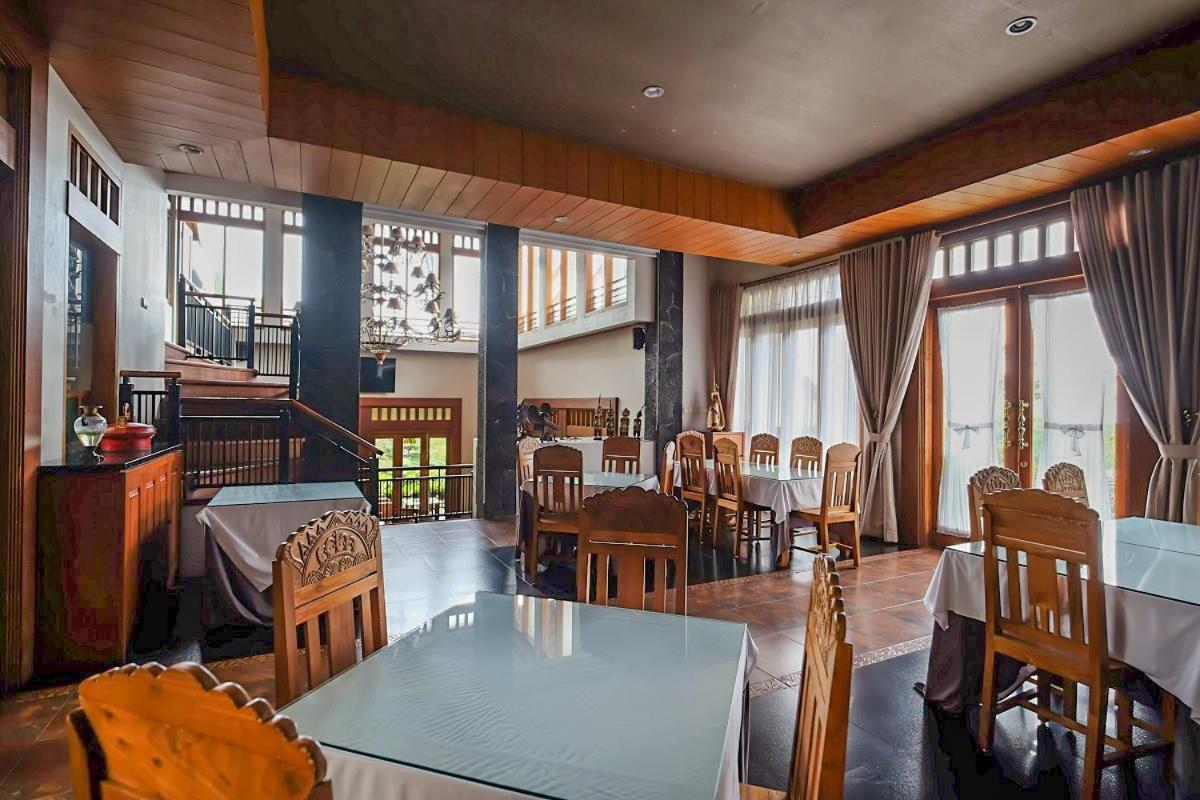 Rumah Stroberi Organic Farm & Family Lodge Лембанг Экстерьер фото