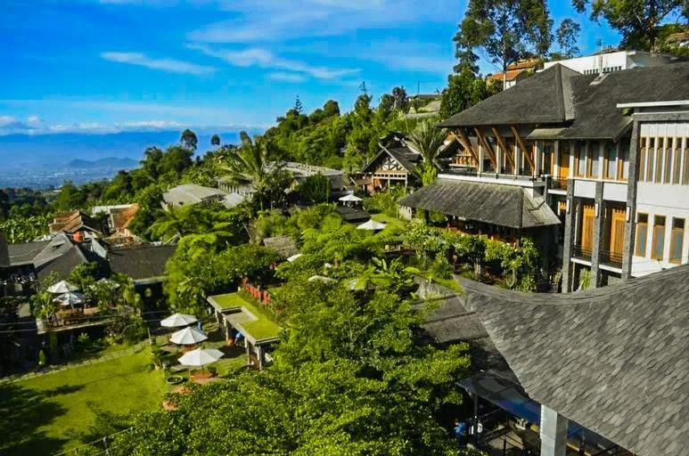 Rumah Stroberi Organic Farm & Family Lodge Лембанг Экстерьер фото
