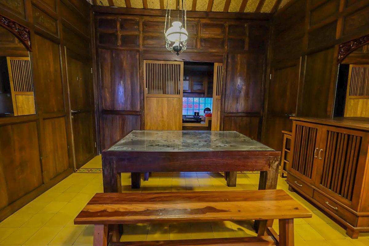 Rumah Stroberi Organic Farm & Family Lodge Лембанг Экстерьер фото